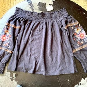 NWT AE Off shoulders top